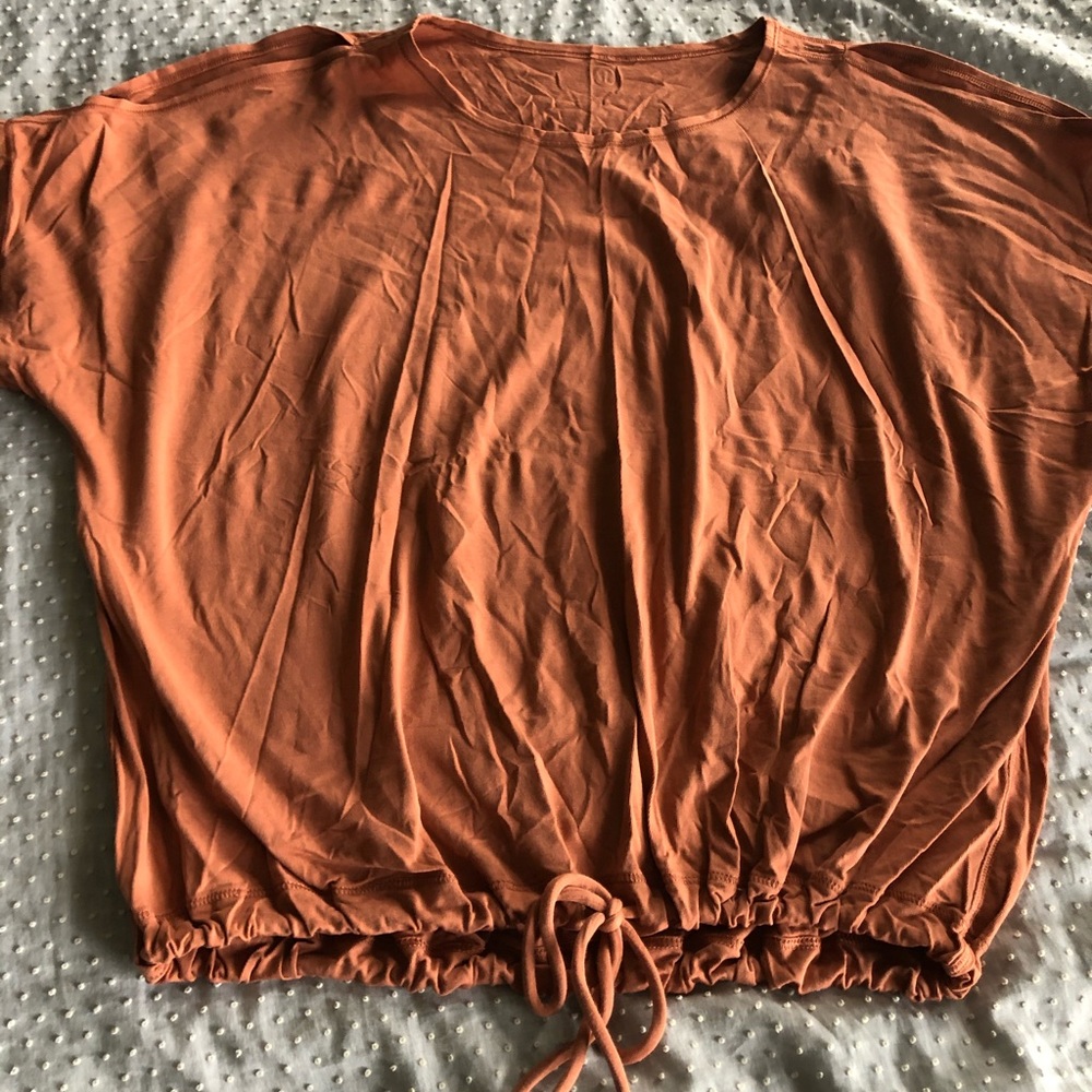 Lululemon short sleeve shirt
